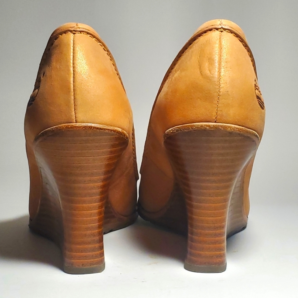 TIMBERLAND Tan Open-toe Stacked Wedge Heels Rubber Sole Leather Upper 7M - NWT - Picture 8 of 16